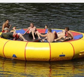 T20-004 Gioco acquatico ermetico galleggiante sul mare gonfiabile grande trampolino d'acqua per bambini e adulti