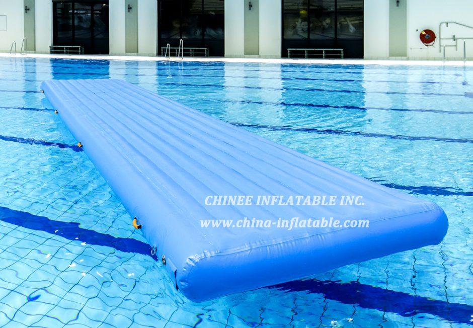WG1-010 Water Sport Games Floating Inflatable Board