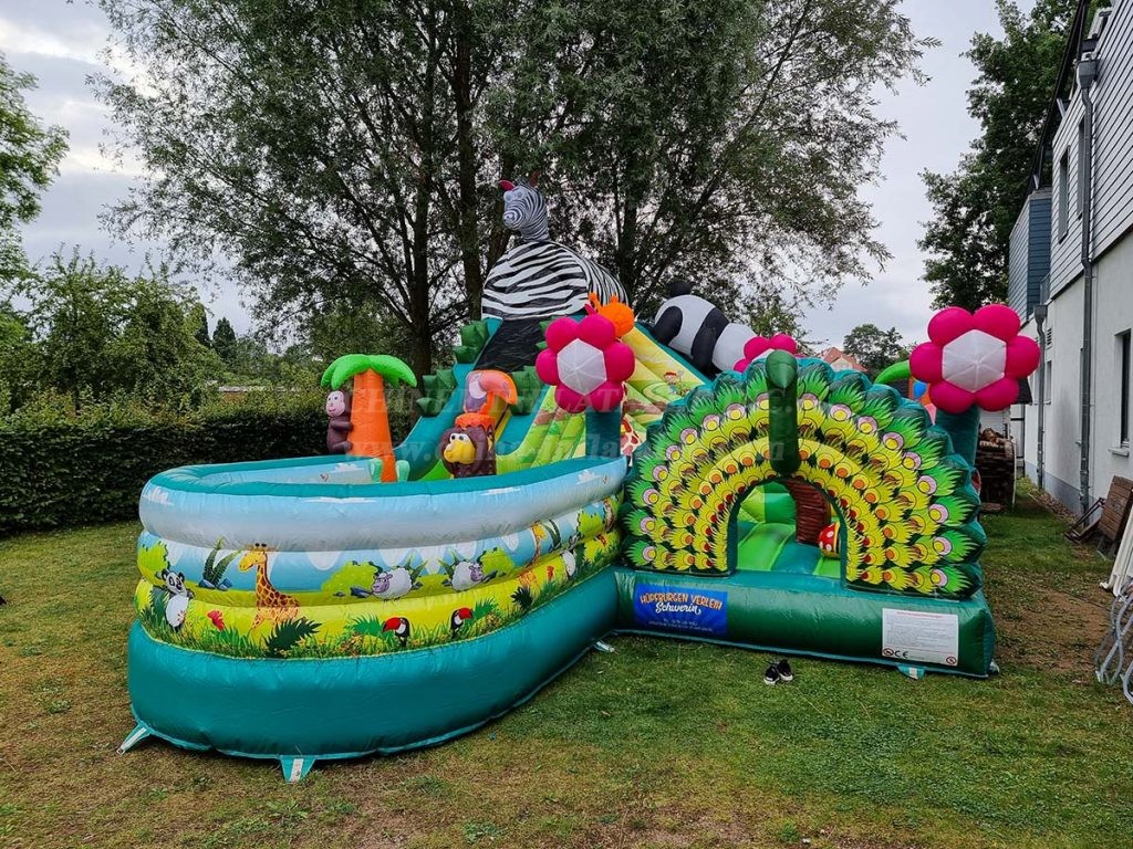 T2-4487 Animal Kingdom Inflatable Playground