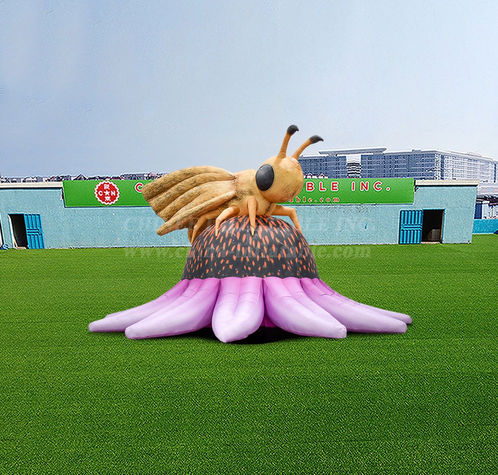 S4-535 Inflatable Model Of Bee Picking Flowers